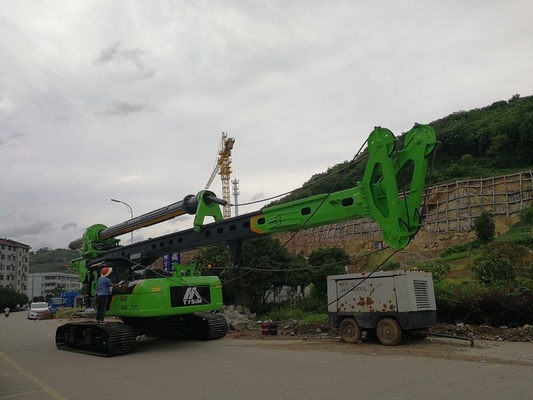 220kN.M 로터리 구멍 뚫기 기계 KR220C 66t 뚫기 깊기 64 / 51m 35 Mpa 로터리 스파일링 리그