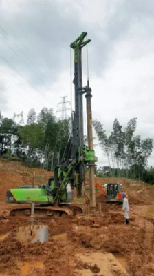수력인 40T가 장비 기계 티심 KR150A 52 / 42m 지름 1300년 / 1500 밀리미터를 축적하여 구멍을 뚫습니다